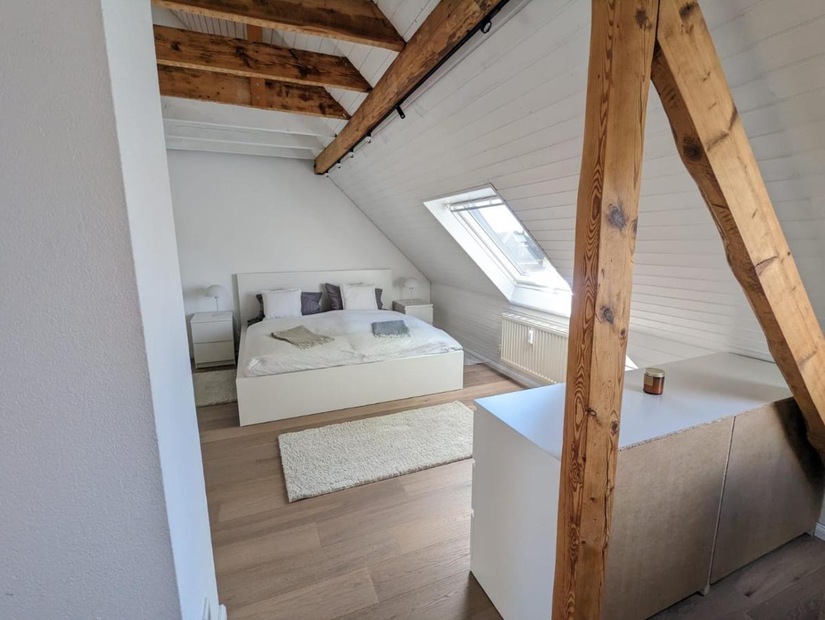 Helles Dachgeschoss-Appartement Krefeld Extérieur photo